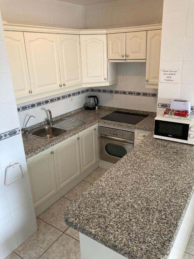 Victoria Court 2, Los Cristianos Guincho  Eksteriør billede